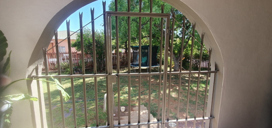 3 Bedroom Property for Sale in Koffiefontein Free State